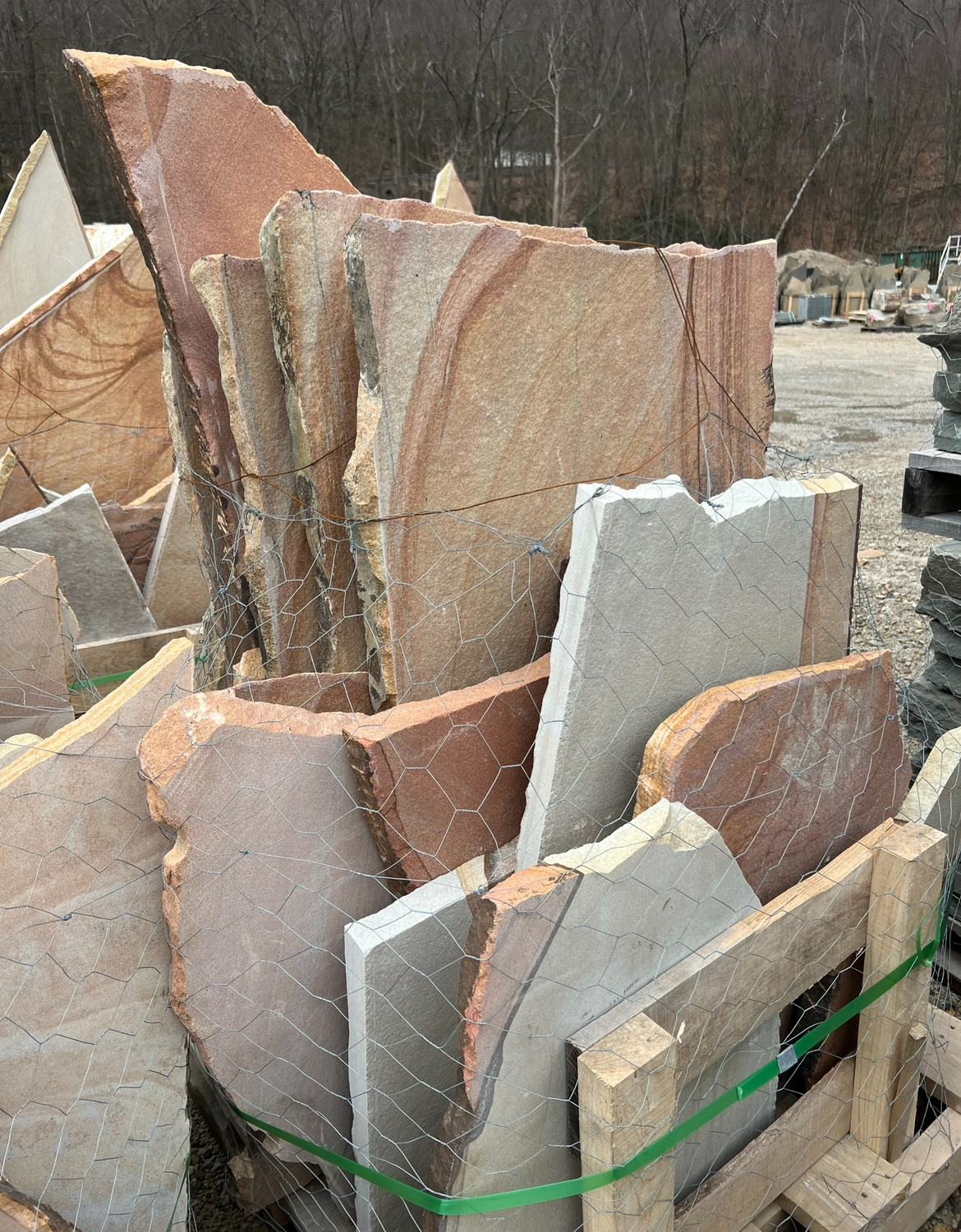 Navajo Irregular Flagstone stacked in pallet